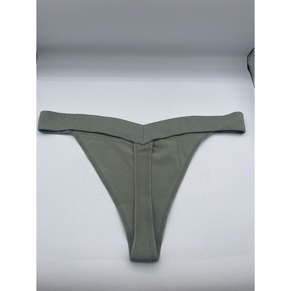 No Boundaries Women 3XL Nylon Blend Seamless Low-Rise Thong, Wild Sage NWT - Picture 6 of 7